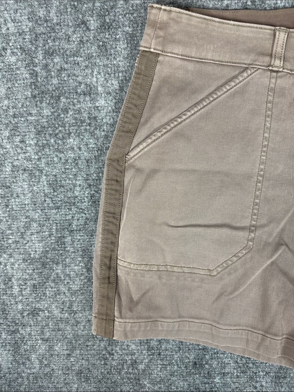 SPANX Stretch Twill Short 6” Women’s Size Large - Picture 5 of 6
